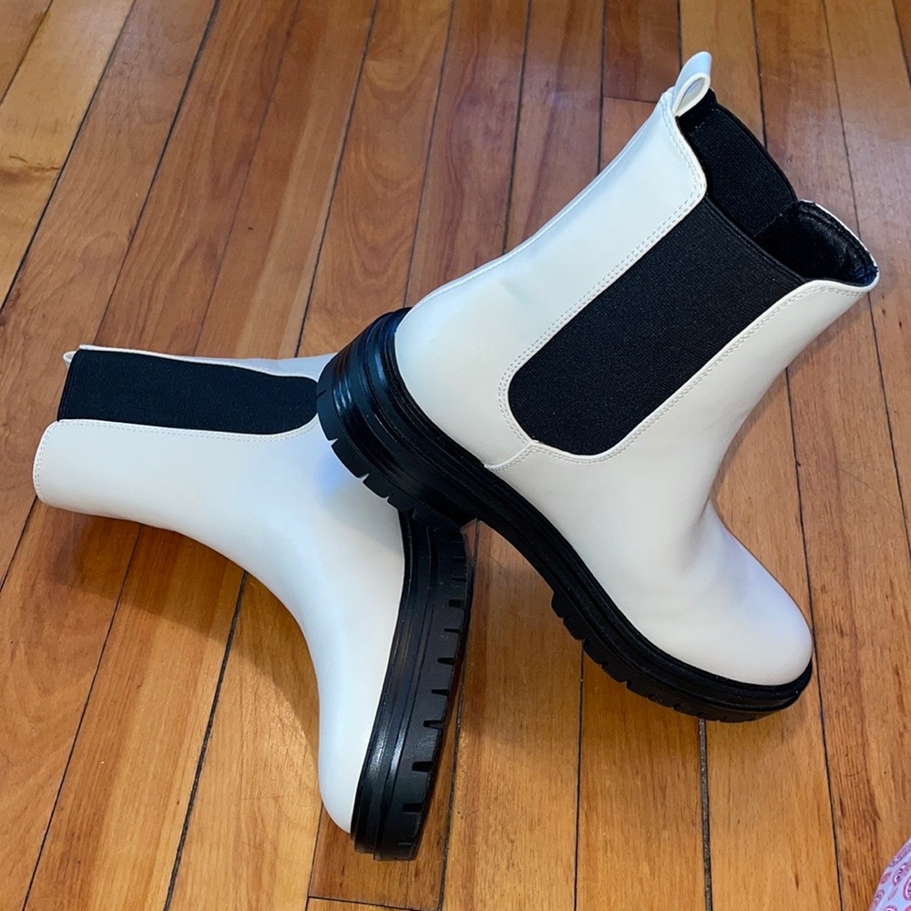 NWOB💥Nine West Saleema 3 Chelsea Lug Sole Boots Sz. 7